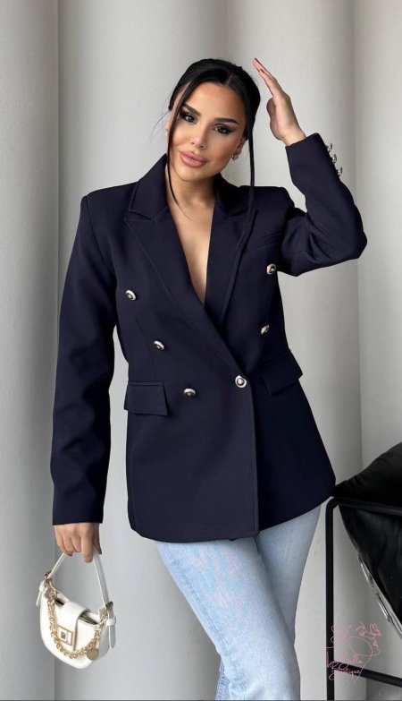 بليزر رسمي مع ازرار ذهبية