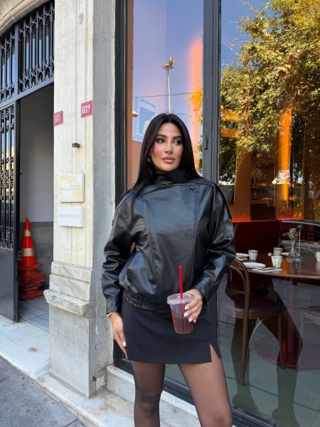 جاكيت جلد zara باللون الاسود 🖤
